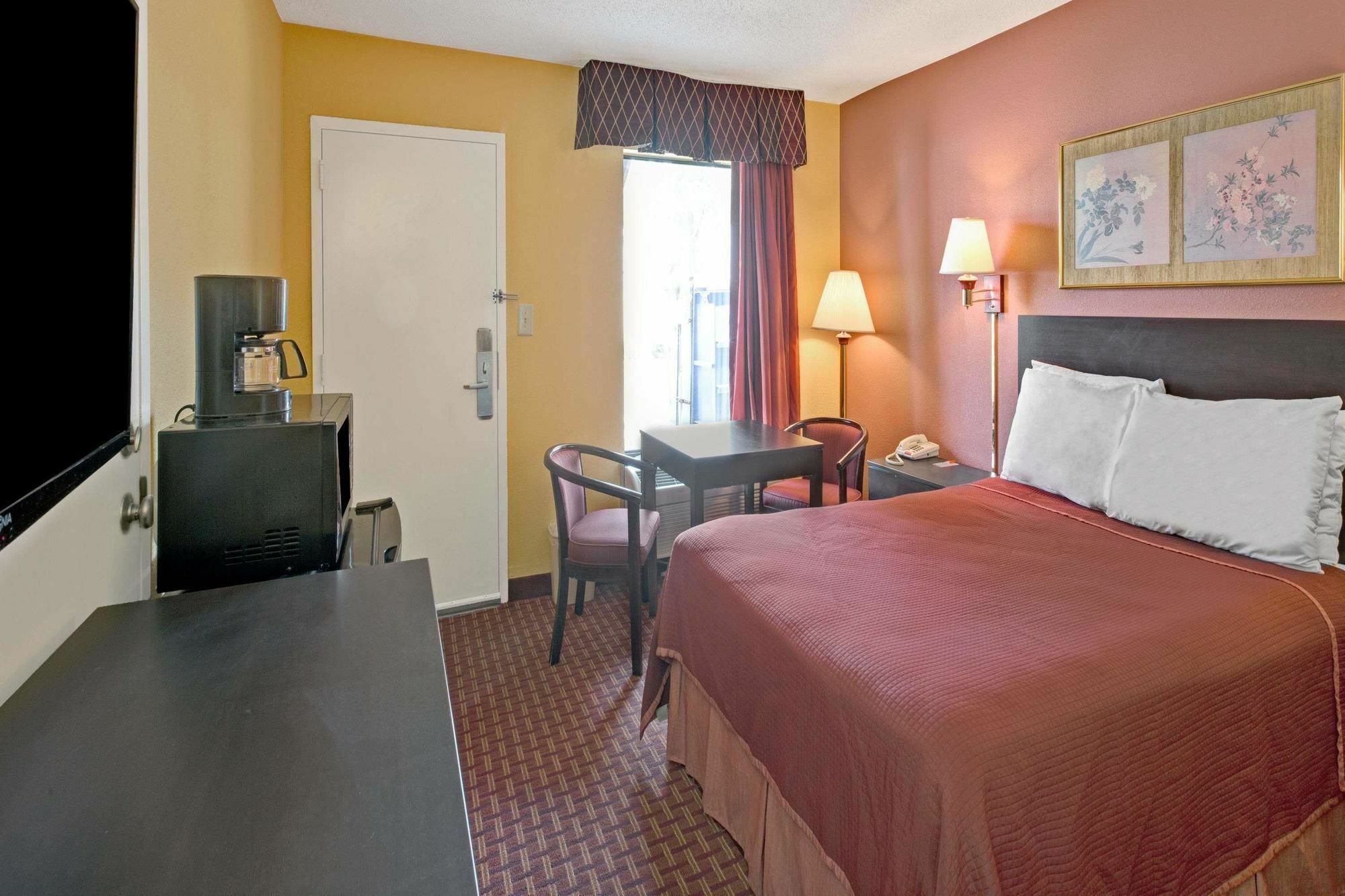 Howard Johnson By Wyndham Rock Hill Exteriör bild